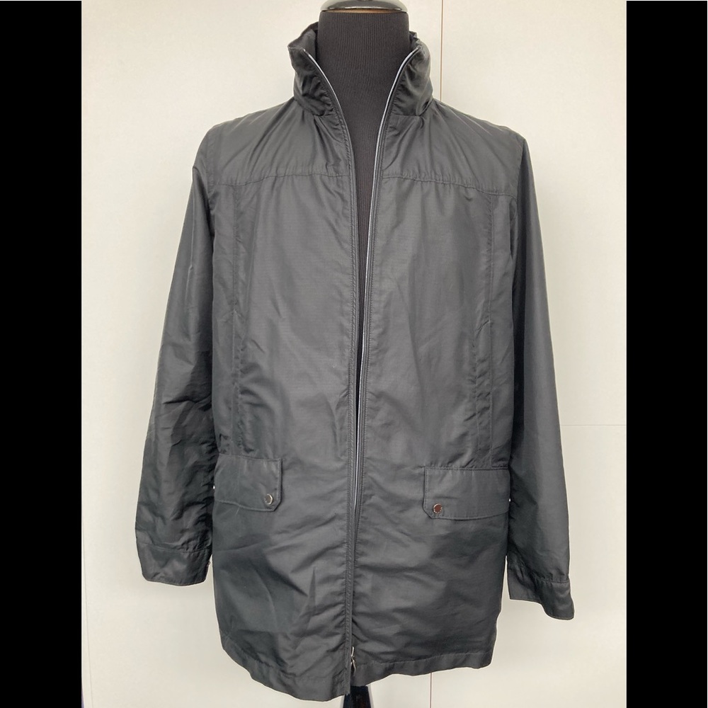 VICTORINOX WIND BREAKER WITH CONCEALED HOOD